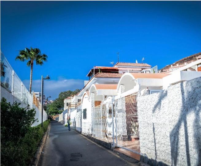 Lovely 2 Bedroom Apartment Near Las Vistas Beach Adults Only! Playa de las Americas  Esterno foto